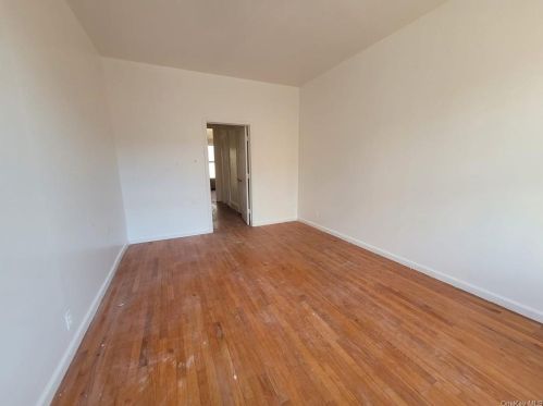 520 Wales Ave, Bronx NY  10455-4511 exterior