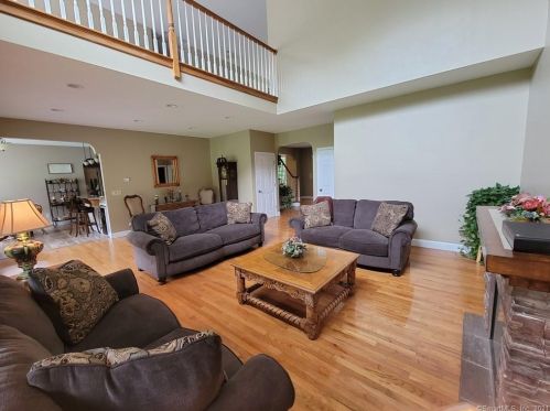 168 Abbott Rd, Ellington CT  06029-3604 exterior