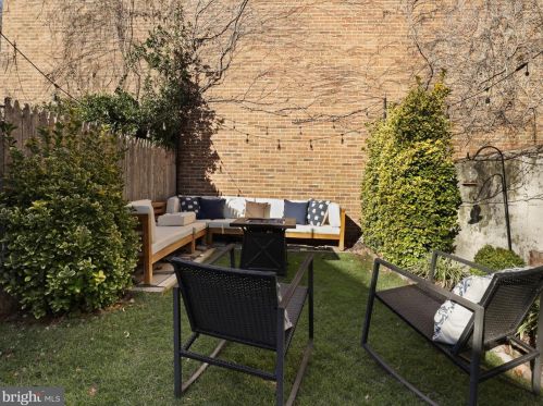 903 Princess St, Alexandria VA  22314-2244 exterior