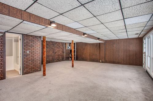 2161 Holliday Dr, Wyoming MI exterior