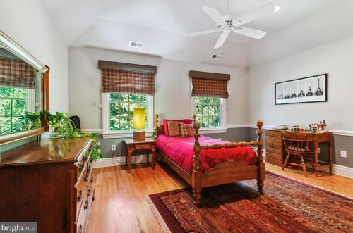 83 Pettit Pl, Princeton NJ 08540-7645 exterior