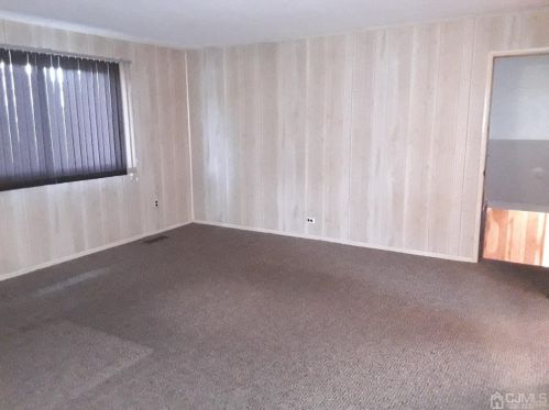 180 Olive St, Piscataway NJ 08854-1941 exterior