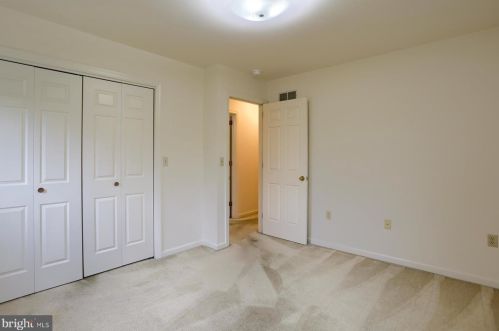 2005 Chapel Frg Dr, Lancaster PA 17601-1654 exterior