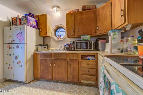 528 Creston St, Meskegon MI 49442-2262 exterior