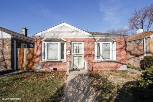 10230 Crandon Ave, Chicago, IL 60617-5619