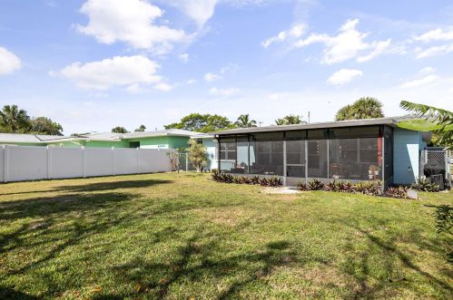 352 Fernandina St, Fort Pierce FL 34949-3537 exterior