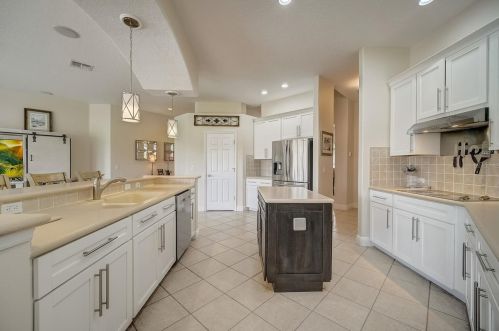 1453 Foxtail Ct, Lake Mary FL 32746-4467 exterior