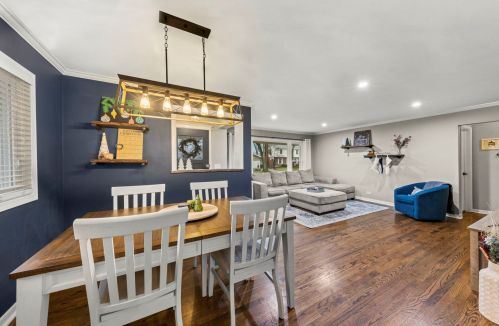 766 Parkside Ave, Elmhurst IL  60126-4811 exterior