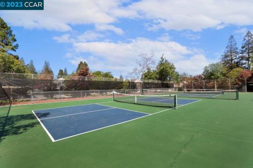 372 Camelback Rd, Concord CA  94523-1357 exterior