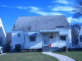 7400 Chatham, Detroit MI  48239-1059 exterior