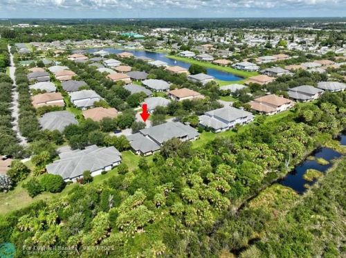 1868 Sanderling Ln, Fort Pierce FL  34982-8047 exterior