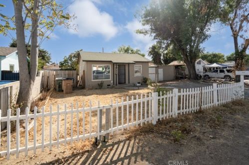 711 Belle Ave, Bakersfield, CA 93308-4201