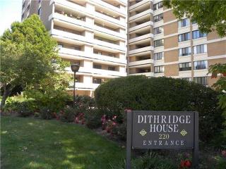 220 Dithridge St, Pittsburgh PA  15213-1456 exterior