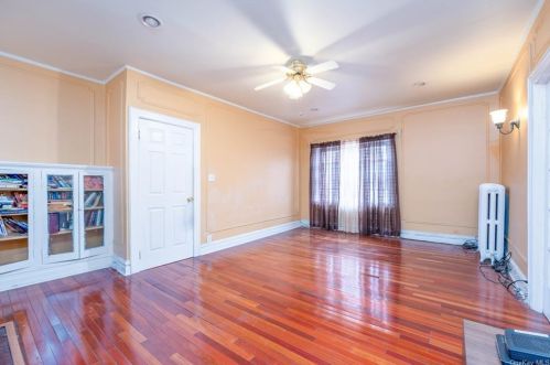 601 226 St, Bronx NY 10466-3932 exterior