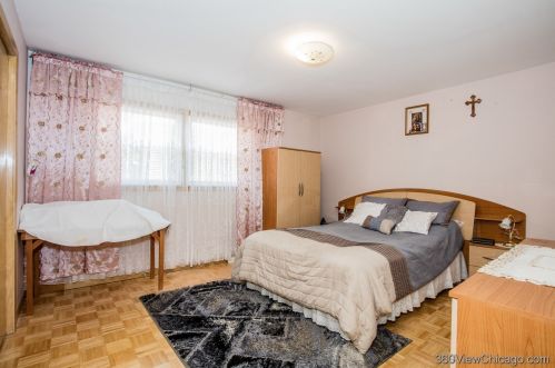 5515 Kildare Ave, Chicago IL 60629-5733 exterior