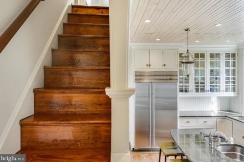 5800 Greene St, Philadelphia PA  19144-2704 exterior