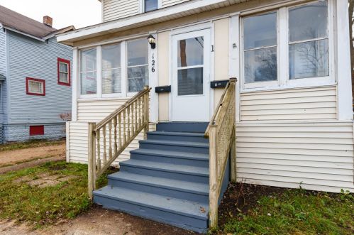 126 Stockbridge Ave, Kalamazoo, MI 49001-2881
