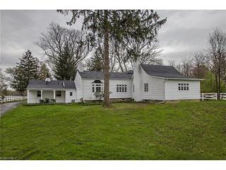 6911 Columbia Rd, Cleveland OH  44138-1525 exterior