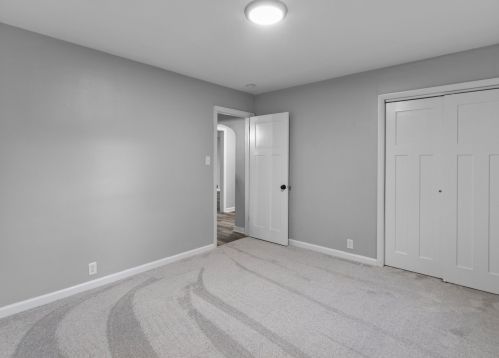 2953 43, Milwaukee WI 53219-3402 exterior