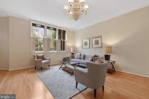 2731 Dumbarton St, Washington DC 20007-3336 exterior