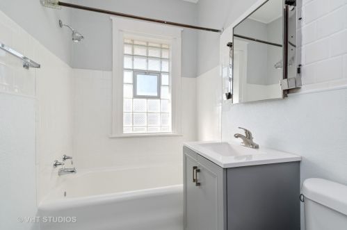 11019 Homewood Ave, Chicago IL 60643-3439 exterior