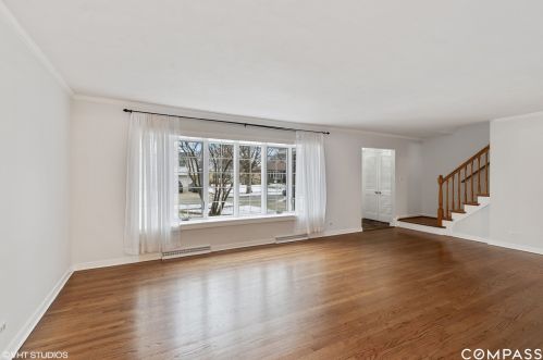 799 Prospect Ave, Elmhurst, IL 60126-4816