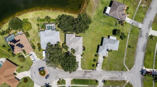 740 Cherry Blossom Ct, Naples FL 34120-1493 exterior