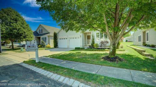 9 Cypress Point Ln, Jackson Twp, NJ 08527-4016