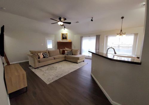 6007 Fox Pt Trl, Dallas TX 75249-2816 exterior