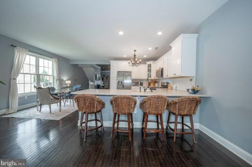 328 Lemonte St, Philadelphia PA 19128-4520 exterior