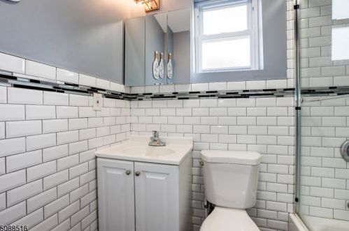 221 Myrtle Ave, Irvington NJ  07111-2657 exterior