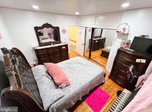 230 Comly St, Philadelphia PA 19120-1124 exterior