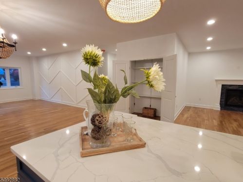 9 Apache Trl, Rockaway NJ  07866-1028 exterior