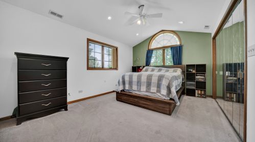 9114 Sawyer Ave, Chicago IL 60805-1640 exterior