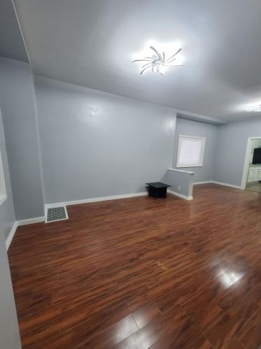 1900 30th St, Milwaukee, WI 53215-2130