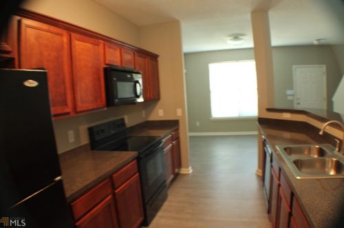 2039 Bayrose Cir, Atlanta GA 30344-8201 exterior