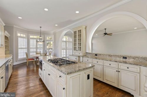 5802 Bent Twig Rd, Mc Lean VA 22101-1806 exterior