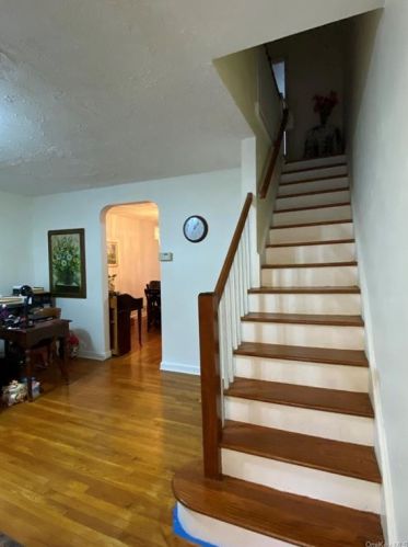 2899 Dewitt Pl, Bronx, NY 10469-5501