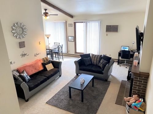 8757 72nd St, Milwaukee, WI 53223-2728