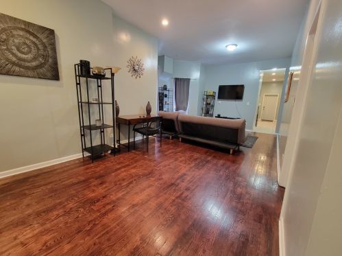 5632 Wabash Ave, Chicago, IL 60637-1119