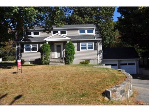 70 Westlake Dr, Valhalla, NY 10595-1239