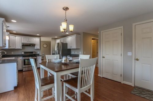 25 Gates Ave, Springfield MA 01118-2302 exterior