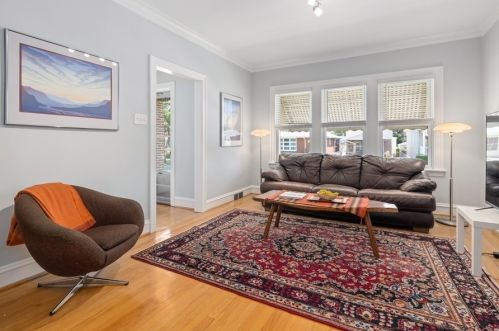 4560 Mcvicker Ave, Chicago IL  60630-3122 exterior