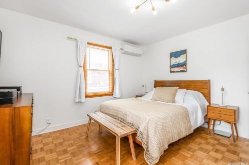 108 Fenimore St, Valley Stream NY 11580-3407 exterior