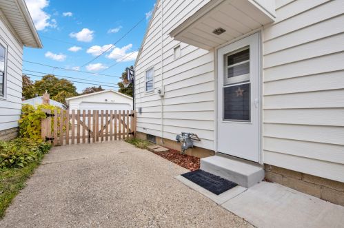 209 70, Milwaukee WI 53218-1815 exterior