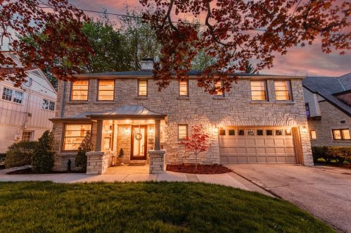 2445 Harding Blvd, Milwaukee, WI 53226-1605