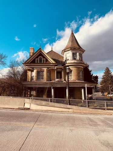 404 Main St, Slatington, PA 18080-1428