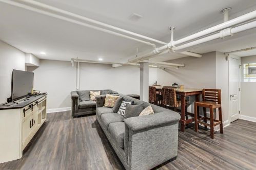 7443 Merrill Ave, Chicago IL  60649-3210 exterior