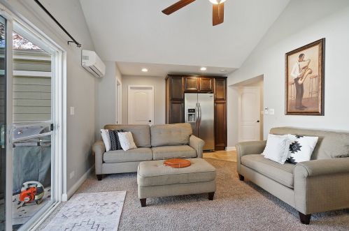 9323 Claremont Ave, Chicago IL 60643-6719 exterior