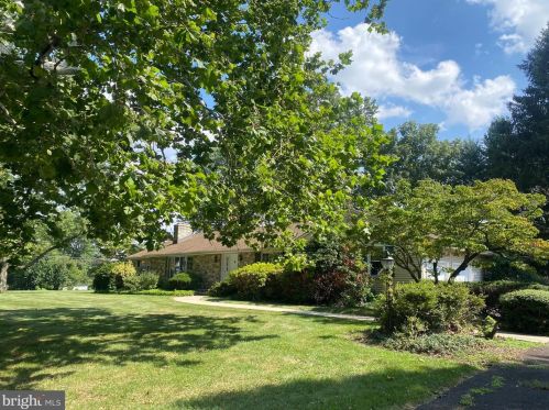 3 Long Dr, Trenton, NJ 08648-2709